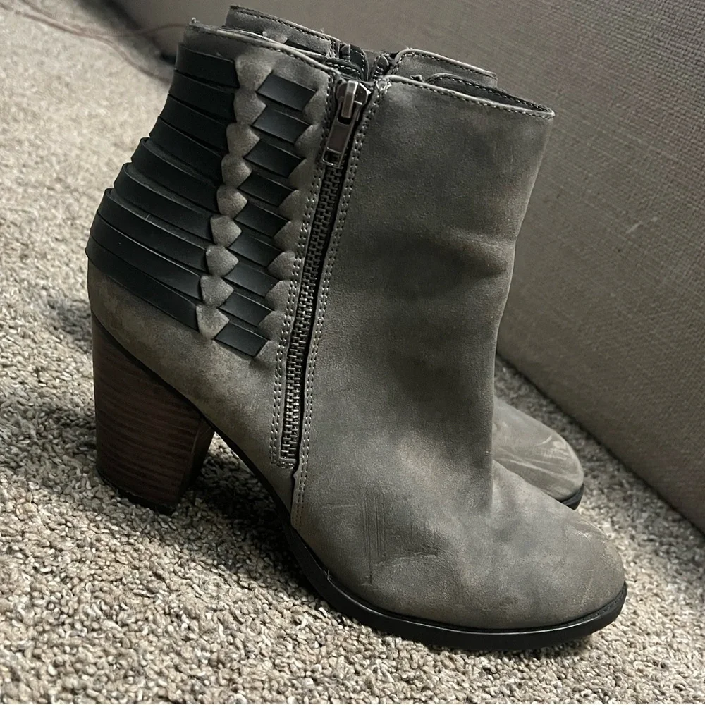 Gray heeled booties size 10 - Picture 1 of 4